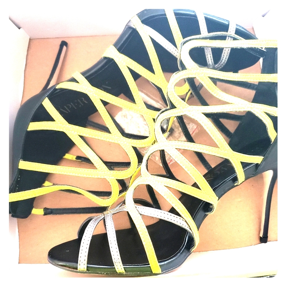 Women's shoes